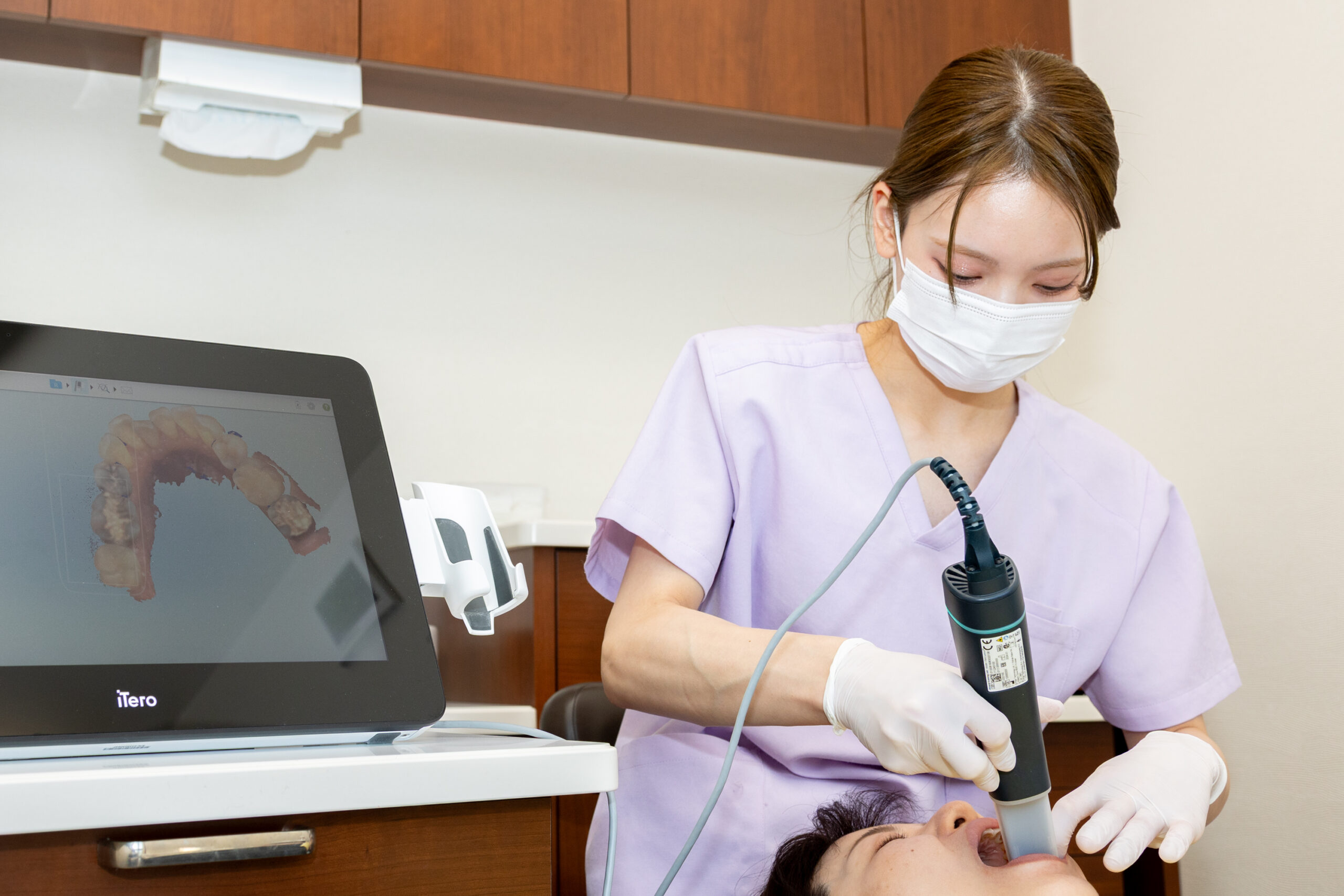 痛みを抑えた矯正治療のイメージ