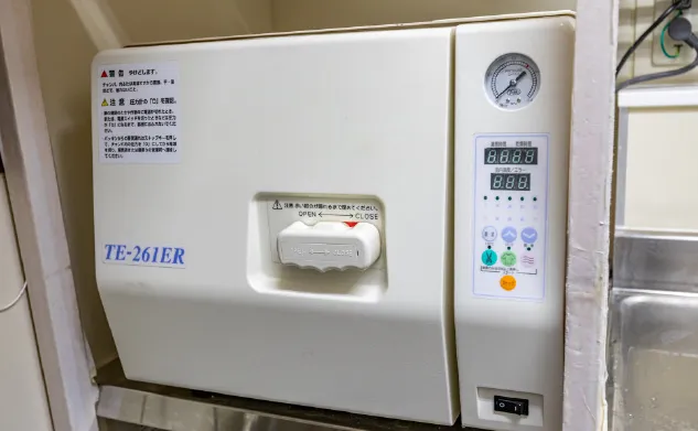 オートクレーブ(高温高圧蒸気滅菌器)